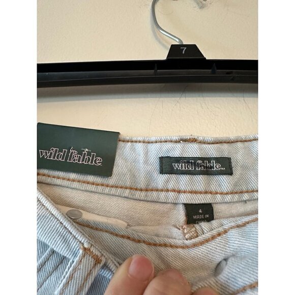 Women Super High Rise Cut Off Jean Shorts - Wild Fable - Light Wash Size 4 NWT - Picture 3 of 5